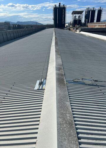 Installazioni su manto metallico